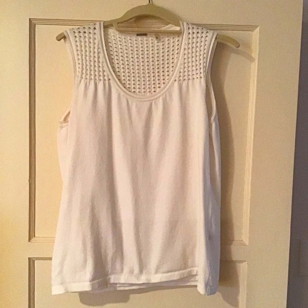 Elie Tahari sleeveless sweater